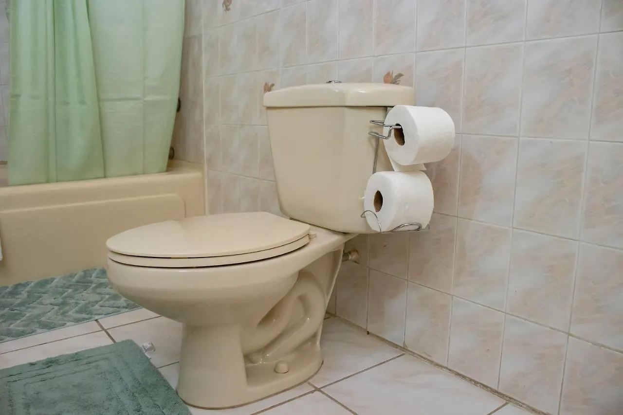 876 Ja Oasis & Homestay - By Kingston Airport
