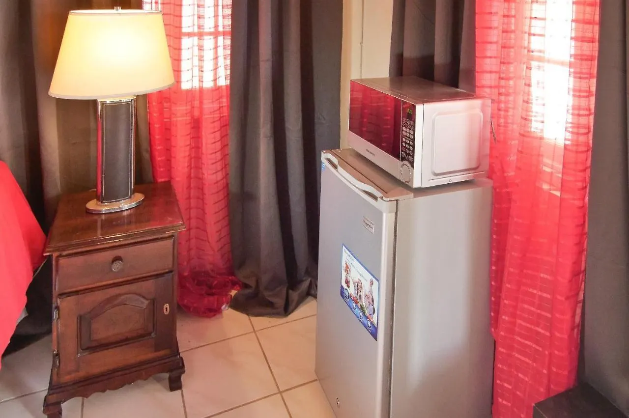 876 Ja Oasis & Homestay - By Kingston Airport Jamaica